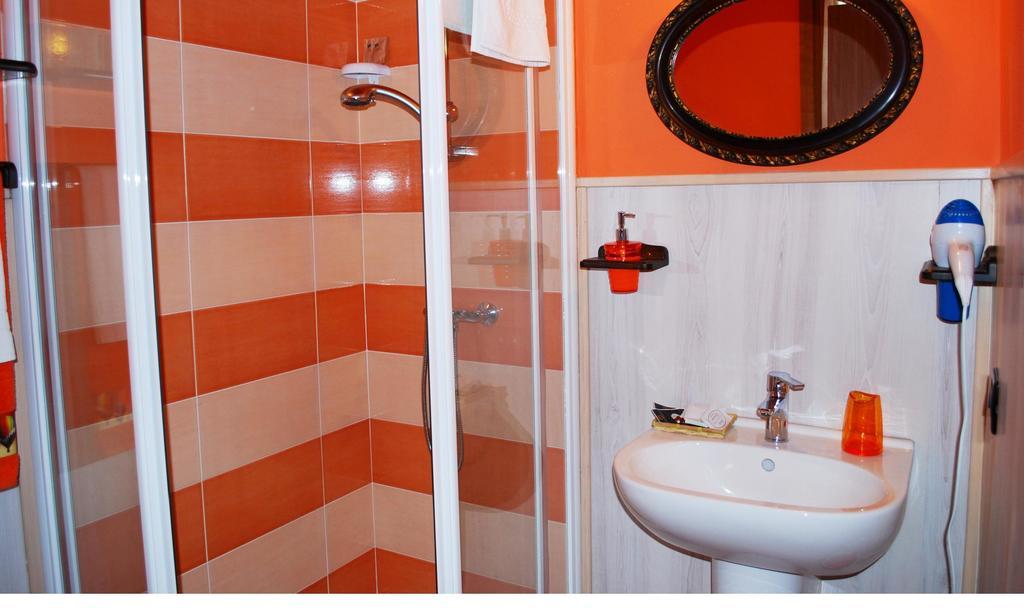 Piancogno B&B I Viandanti الغرفة الصورة